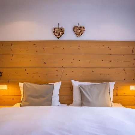 Minaroso Am Badeparadies * Titisee-Neustadt